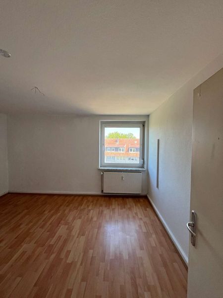 ++Aufzug und 2 Balkone mit weitem Blick über Kamp-Lintfort ++